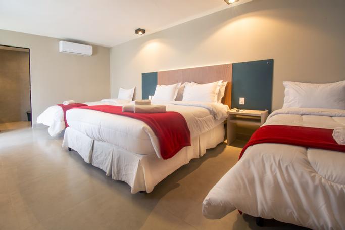 Latitud Hoteles |  | GAMMEL DANSK