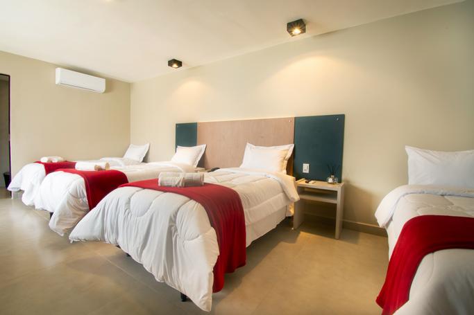 Latitud Hoteles |  | GAMMEL DANSK